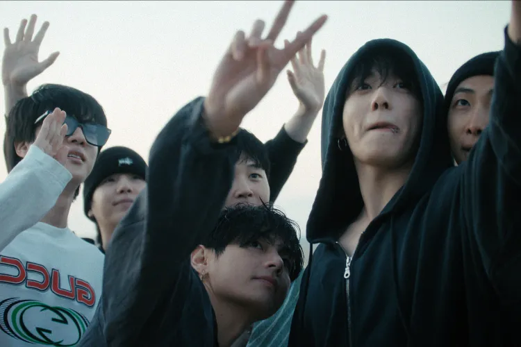Jin, Suga, Jimin, V, Jung Kook e RM em BTS: THE RETURN.