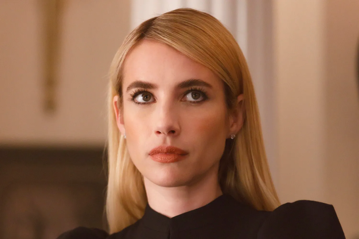 Emma Roberts caracterizada como Madison Montgomery em American Horror Story: 13.