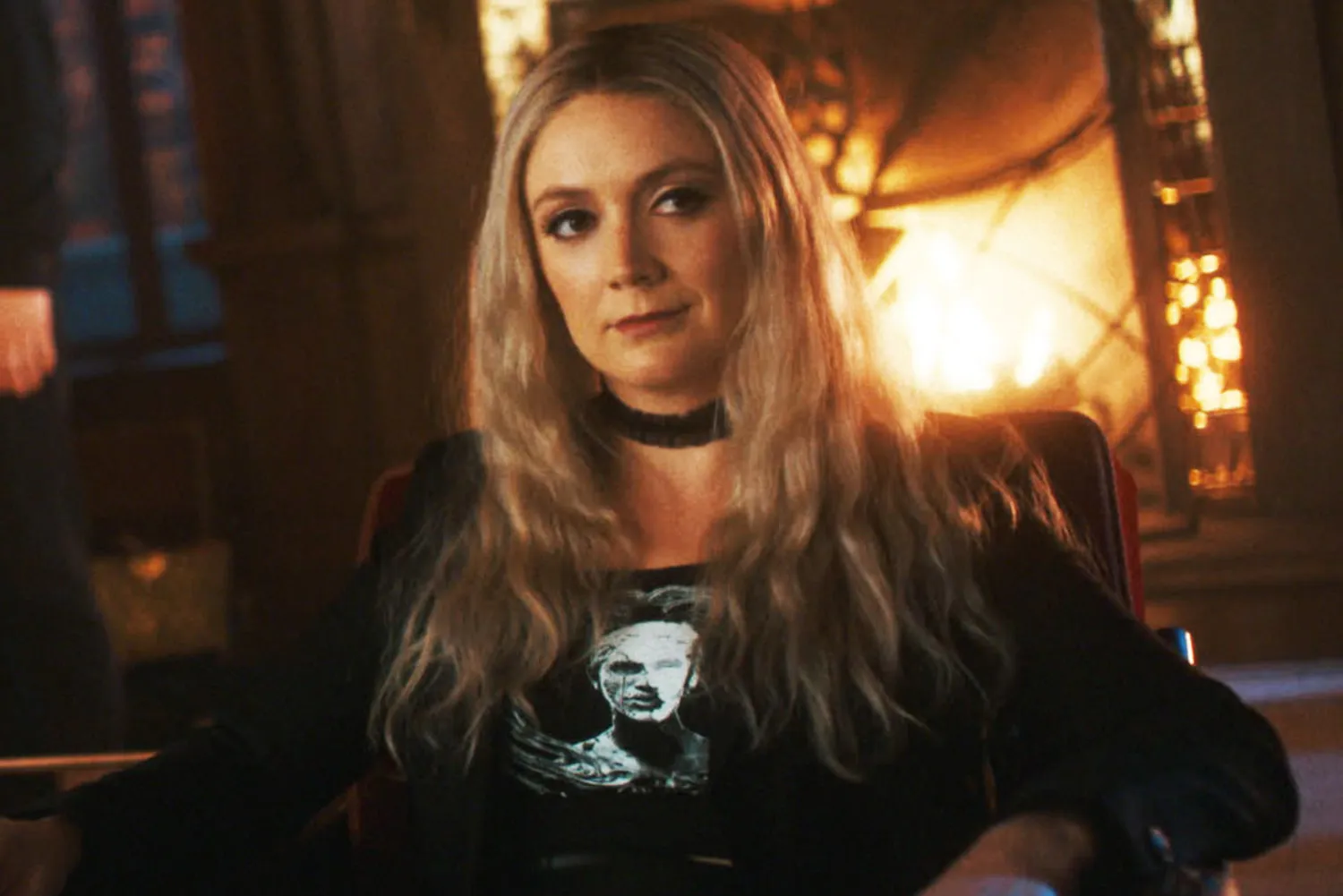 Billie Lourd caracterizada como Winter em American Horror Story: 13.