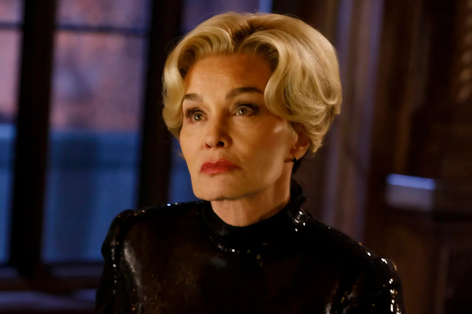 Jessica Lange caracterizada como Constance Langdon em American Horror Story: 13.